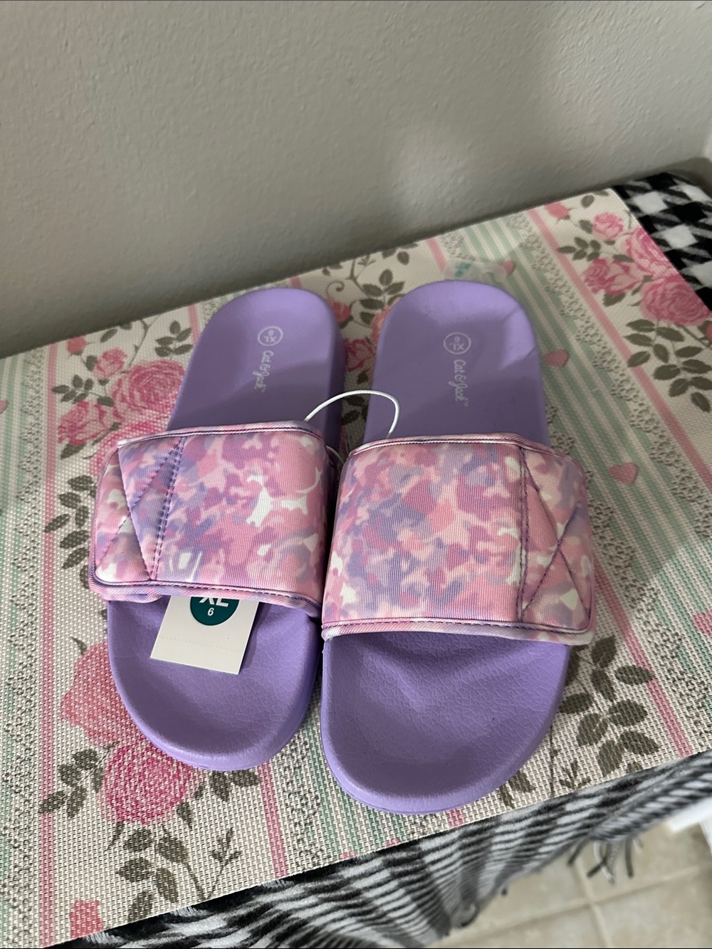 Lavender Pink Patterned Slide Sandals Sz 6 girls NWT